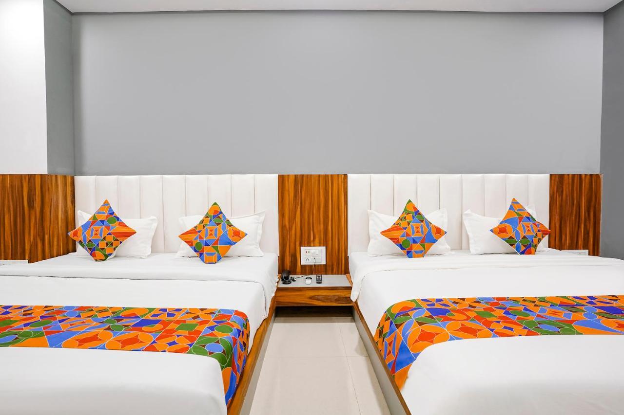 Fabhotel Magnus Surat Zewnętrze zdjęcie