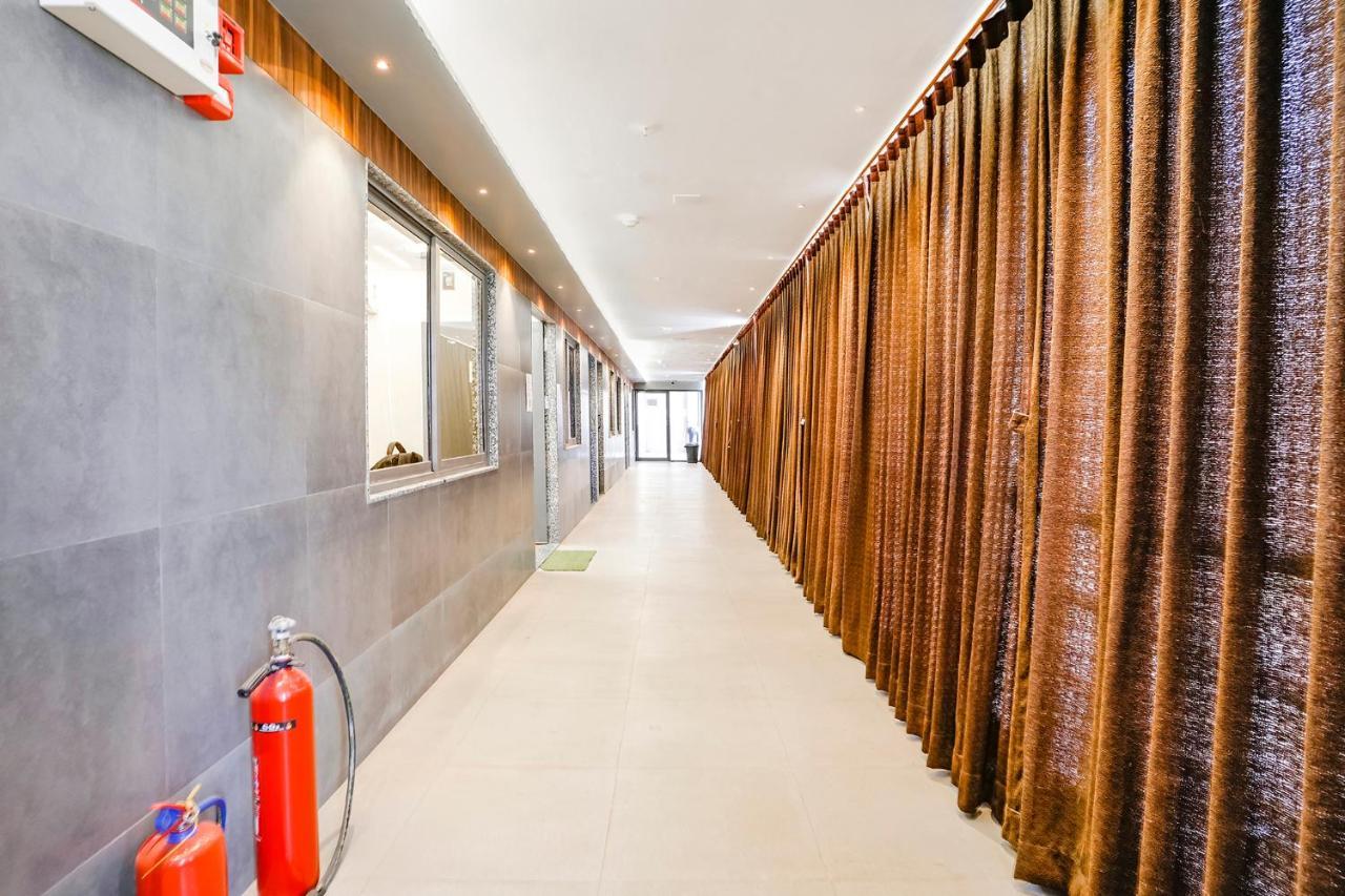 Fabhotel Magnus Surat Zewnętrze zdjęcie