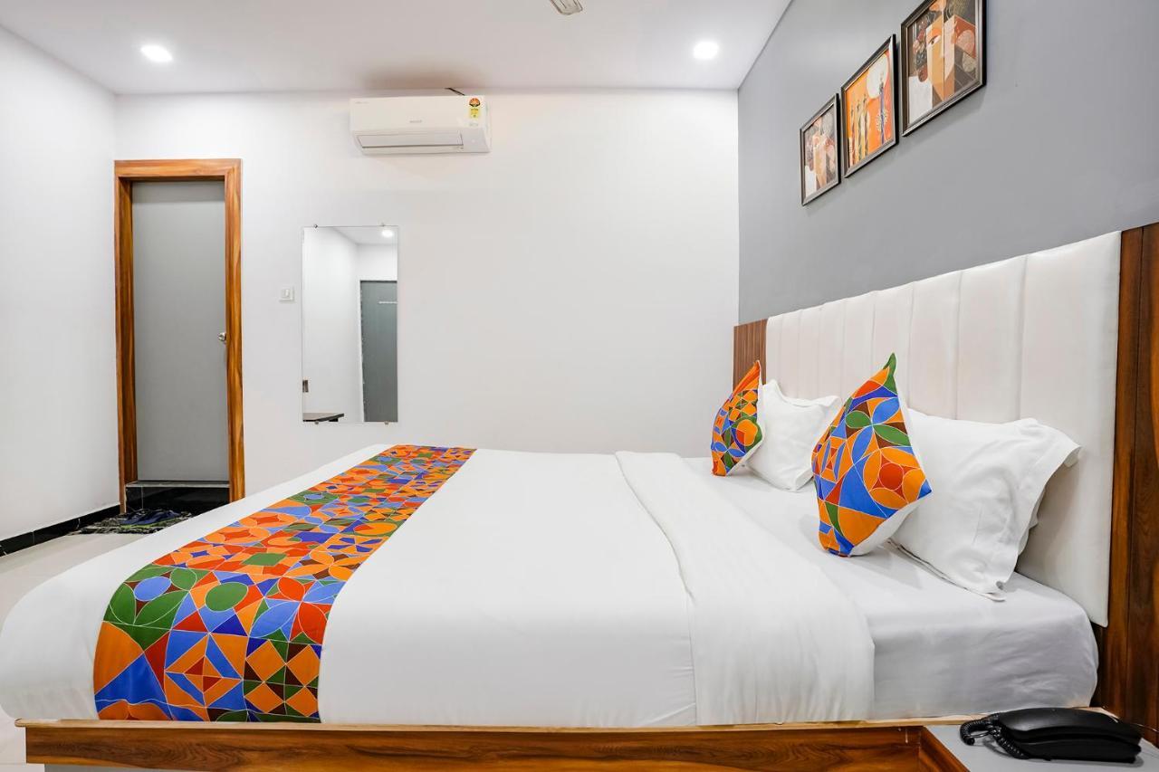 Fabhotel Magnus Surat Zewnętrze zdjęcie