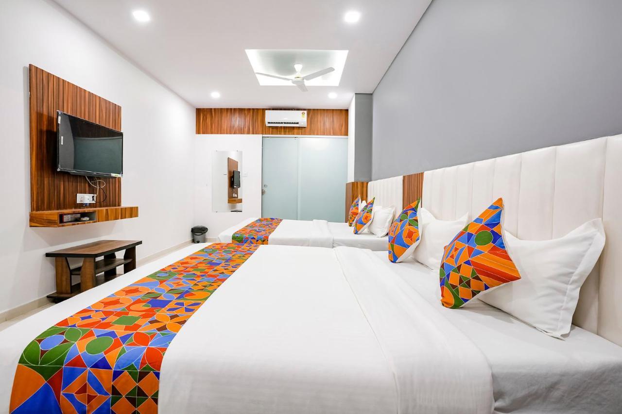 Fabhotel Magnus Surat Zewnętrze zdjęcie