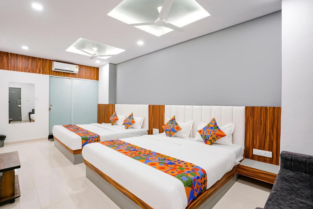 Fabhotel Magnus Surat Zewnętrze zdjęcie