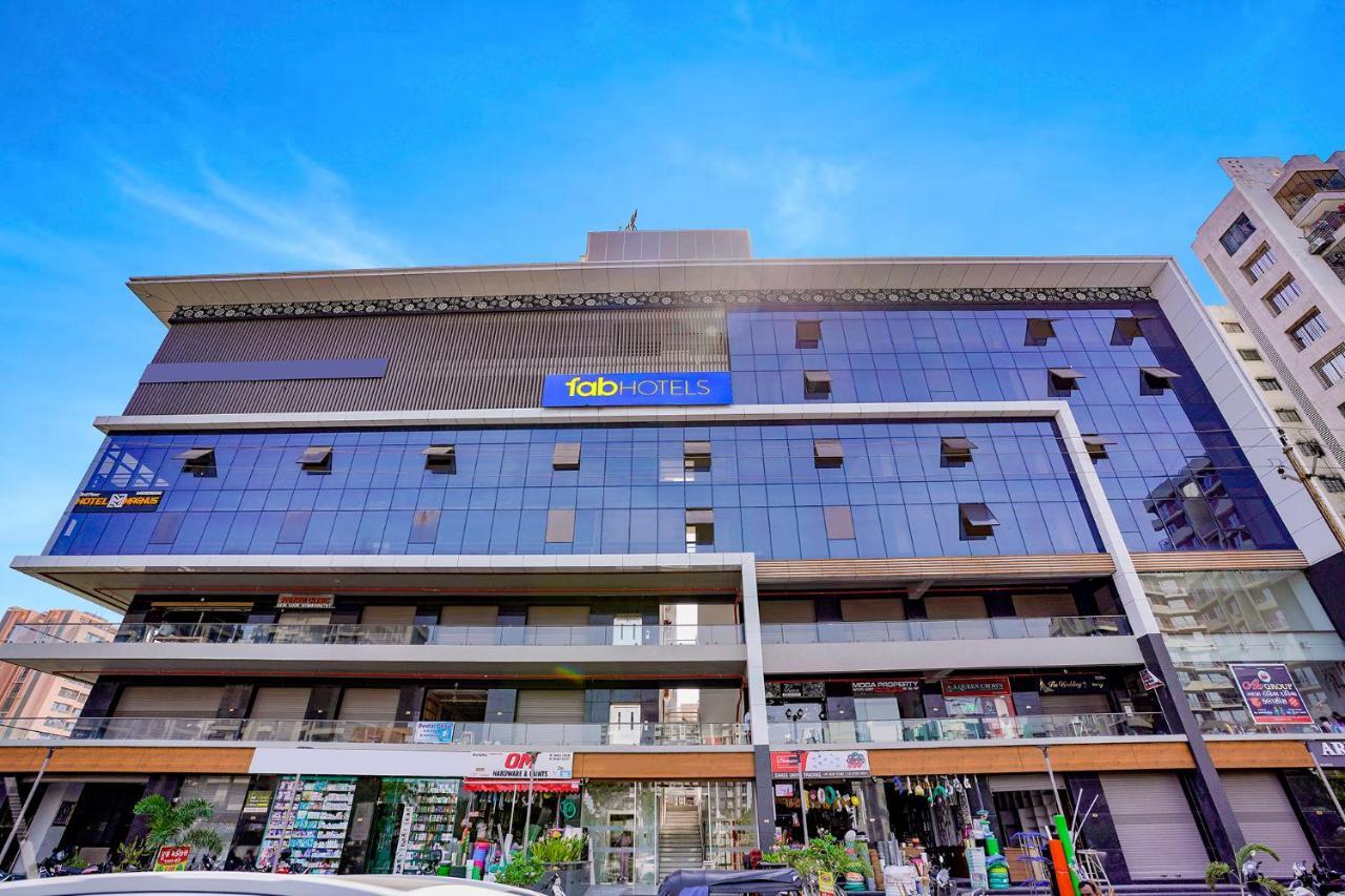 Fabhotel Magnus Surat Zewnętrze zdjęcie